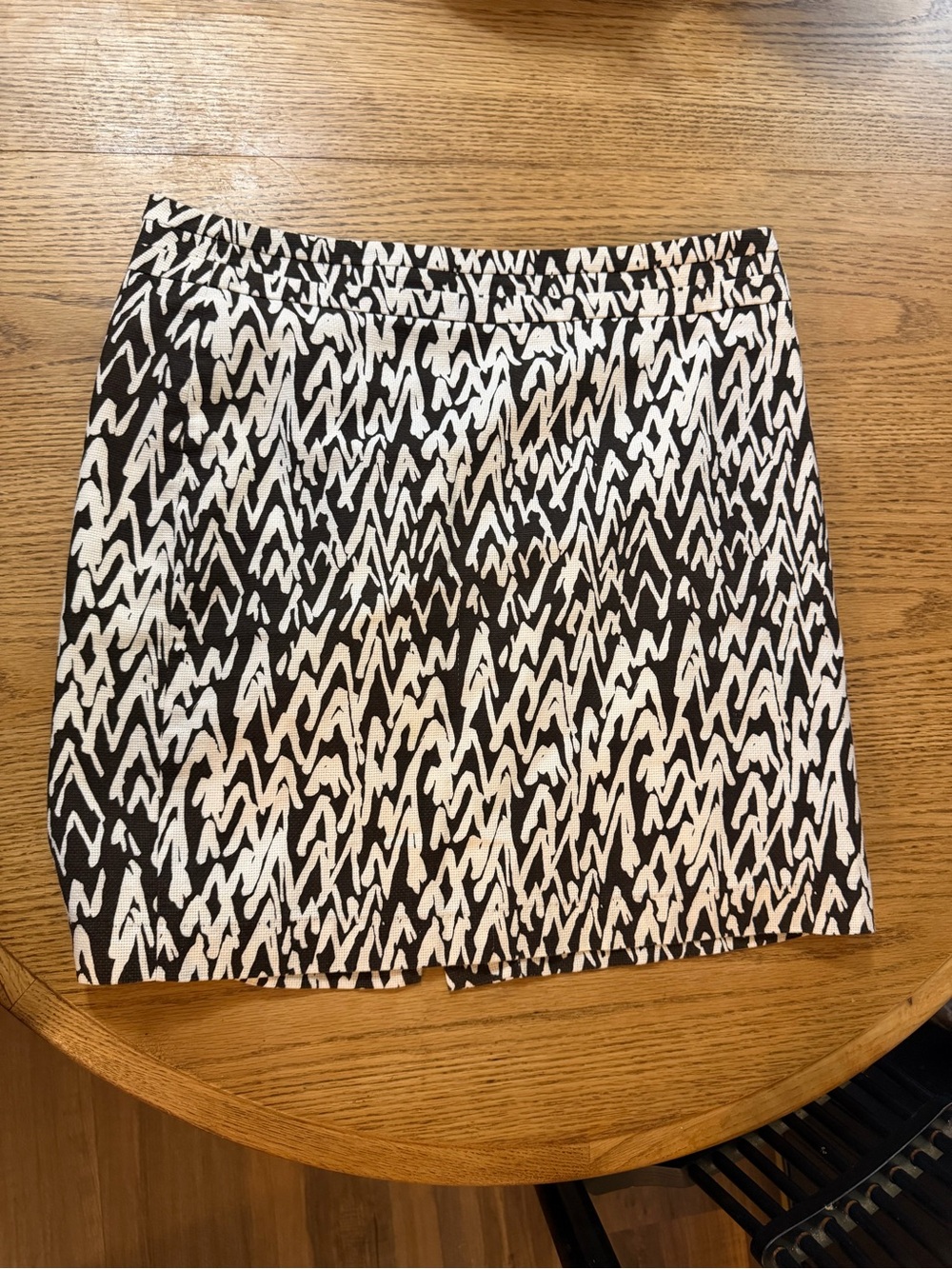 LOFT Black & White Abstract Mini Skirt